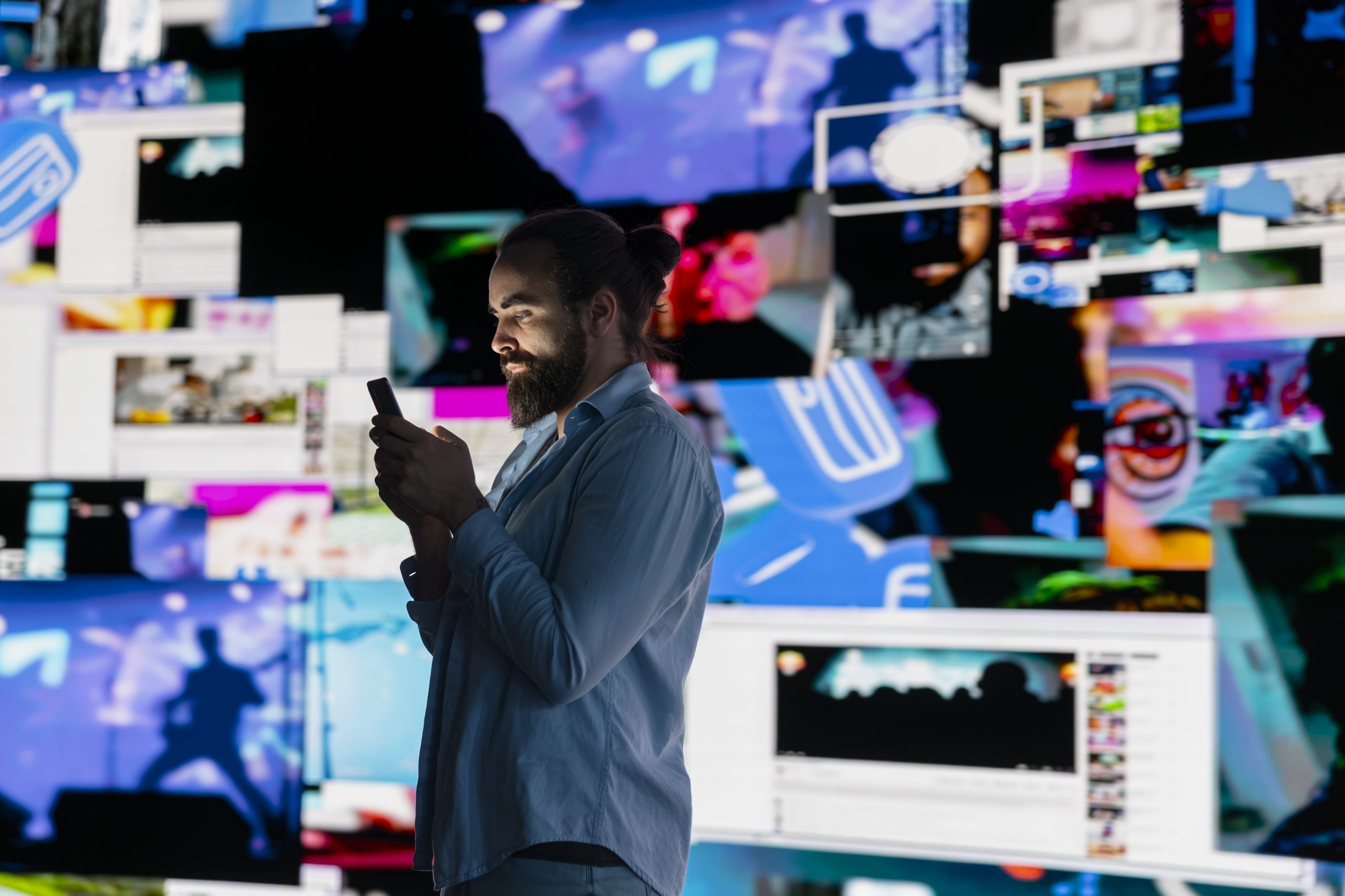 Scenarios for the Restructuring of the Digital Entertainment Industry Toward 2030